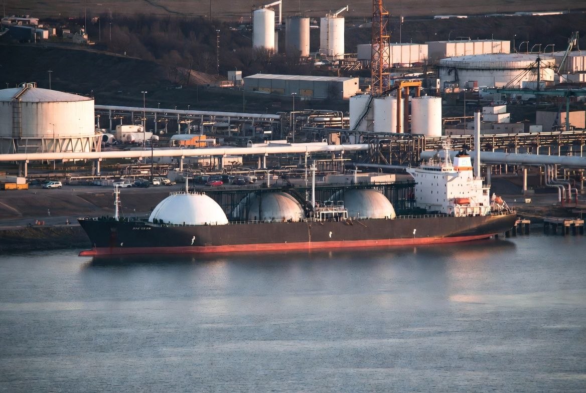 Noticias del petróleo, gas y energía 4 de junio de 2026: datos de la EIA sobre reservas, pronóstico de analistas hasta 2027, OPEP+ 7 de junio, combustible de aviación, GNL y mercado eléctrico