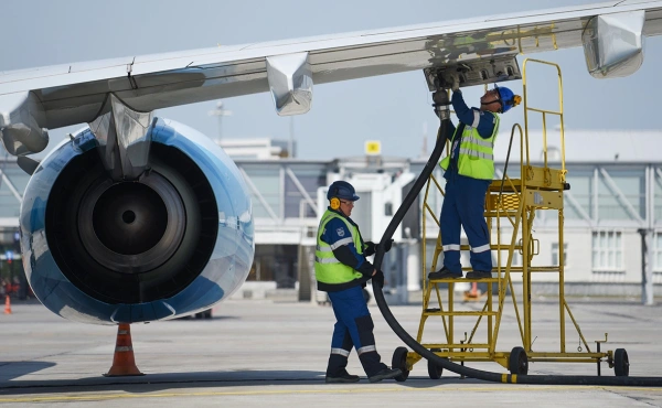 Las autoridades propusieron medidas para estabilizar el mercado de combustible de aviación