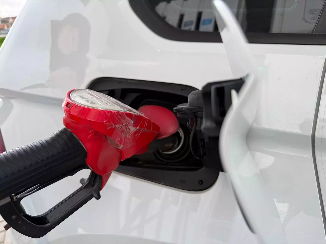 ¿Cuándo habrá gasolina en todas las gasolineras y a qué precios? Opinión de expertos de "RG"